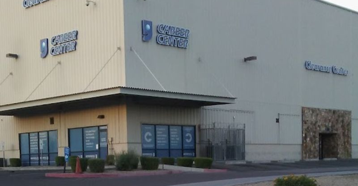 This Giant Arizona Thrift Store Is So Big, You Can Easily Spend The Whole Day Browsing