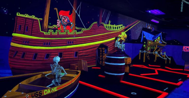 This Glow-In-The-Dark Mini Golf Course Is One Of Arizona’s Most Fun Family Attractions