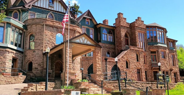 This Hidden Colorado Castle Looks Like It Belongs In A Fairytale