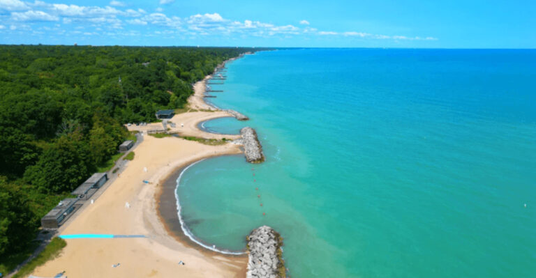 This Hidden Illinois Beach Is One Of The State’s Most Beautiful Escapes
