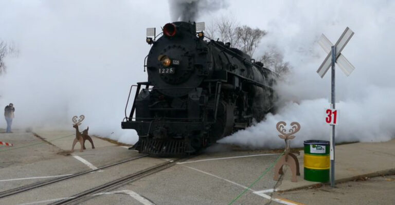 This Hidden Michigan Train Ride Is One Of The Most Magical Experiences In The State