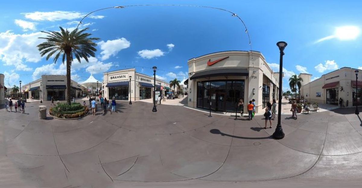 This Huge Florida Outlet Mall Is So Big, You’ll Need The Whole Day To Explore It