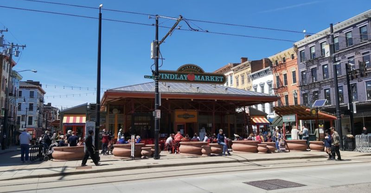 This Huge Year Round Market In Ohio Is So Big Youll Need Hours To See It All