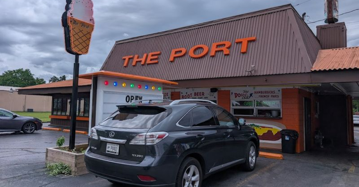 This Iconic Indiana Drive In Has Been Winning Over Generations Of Visitors