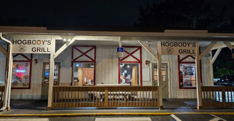 This Legendary Florida Bar Is Famous For Baby Back Ribs Locals Can’t Stop Talking About