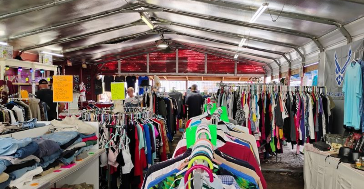This Massive Florida Flea Market Is Filled With Amazing Bargains And One-Of-A-Kind Finds