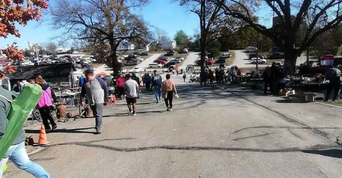 This Massive Missouri Flea Market Lets You Fill Your Car With Treasures For Just $40