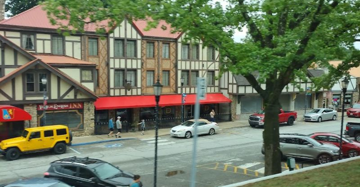 This Missouri Town Looks Like It Was Lifted Straight From The European Countryside