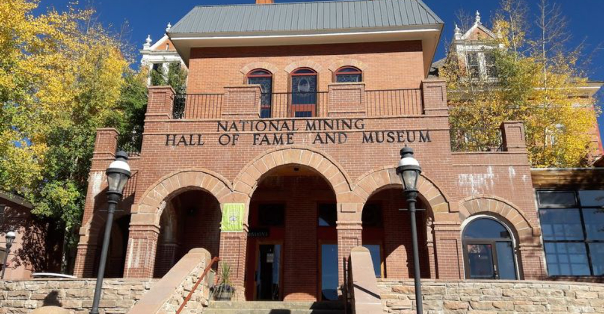 This Picture-Perfect Colorado Antiquing Town Is Made For Relaxing Weekend Getaways