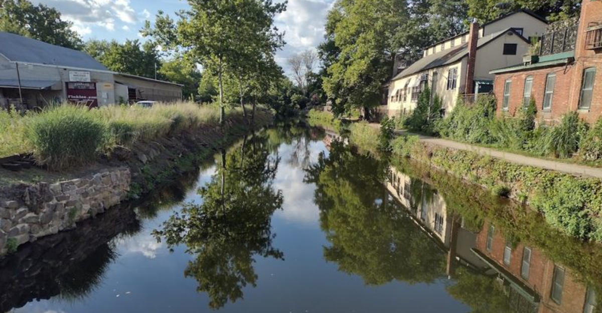 This Picturesque New Jersey Canal Town Feels Like A Place Time Forgot