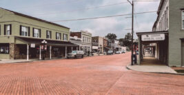 This Quiet Little Illinois Town Feels Like A World Away From Everyday Life