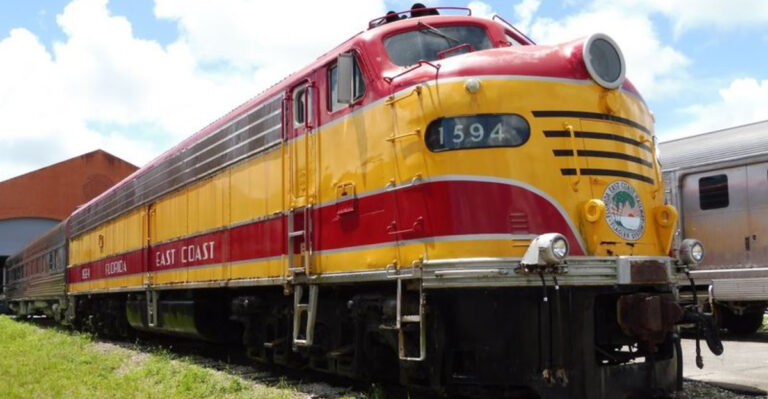 This Scenic Florida Train Ride Is The Perfect Escape For Your Next Weekend