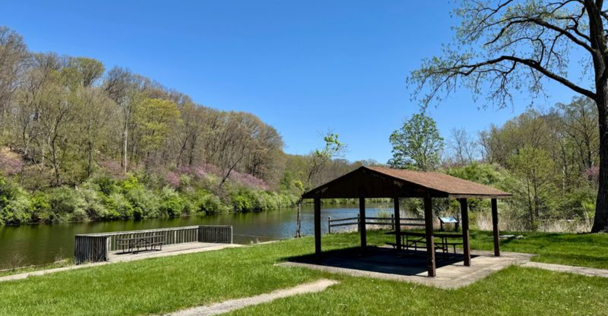 This Scenic Illinois Campground Is The Kind Of Place You’ll Want To Visit In Every Season