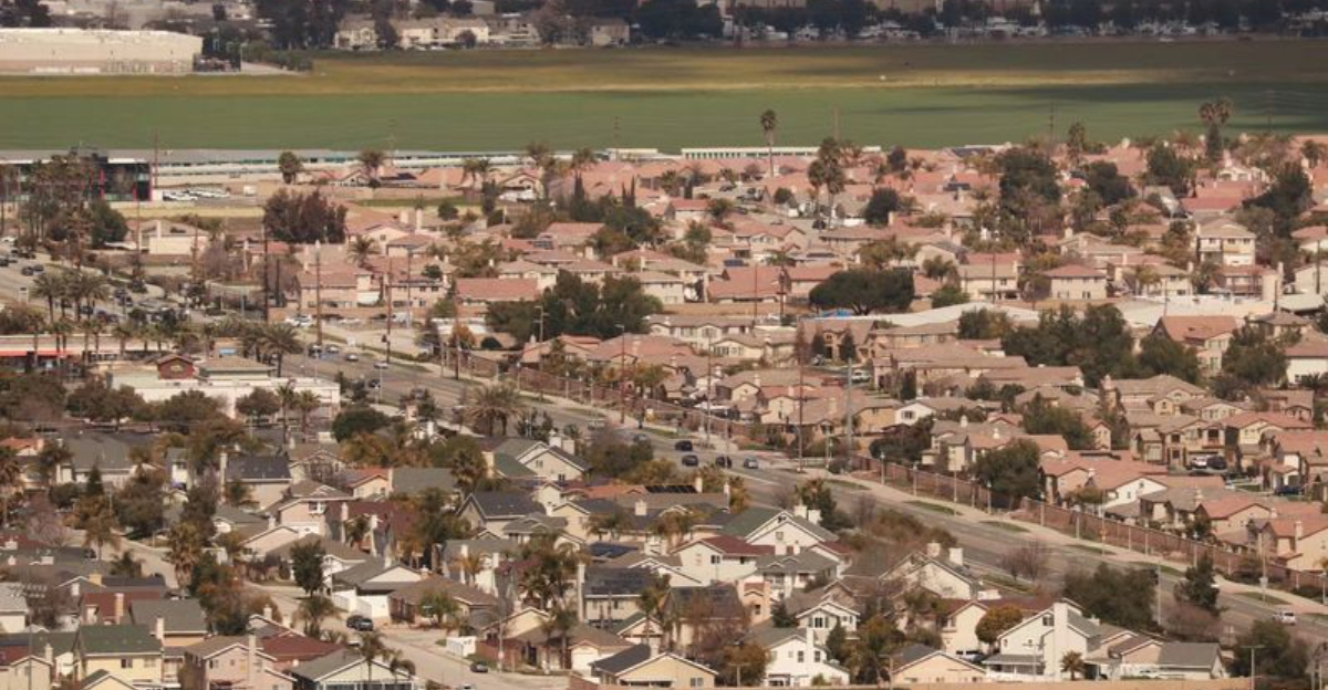 This Surprisingly Affordable California City Lets You Cover All Your Monthly Bills For Around $2,000