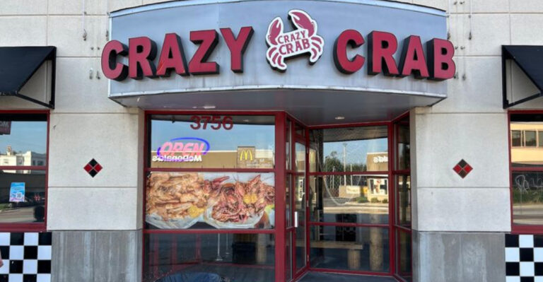 This Unassuming Missouri Seafood Restaurant Has Been Winning Over Diners For Generations