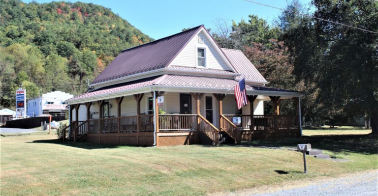 This Virginia Town Is Famous For Making Visitors Feel Right At Home