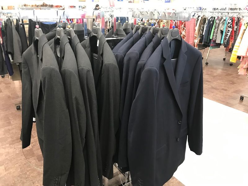 Top Brands Hidden Among the Racks Just Waiting to Be Found Top Brands Hidden Among the Racks Just Waiting to Be Found