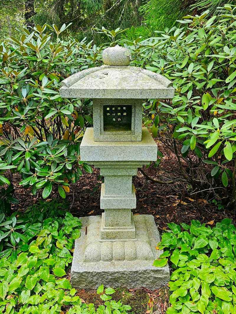 Traditional Japanese Structures That Set the Mood