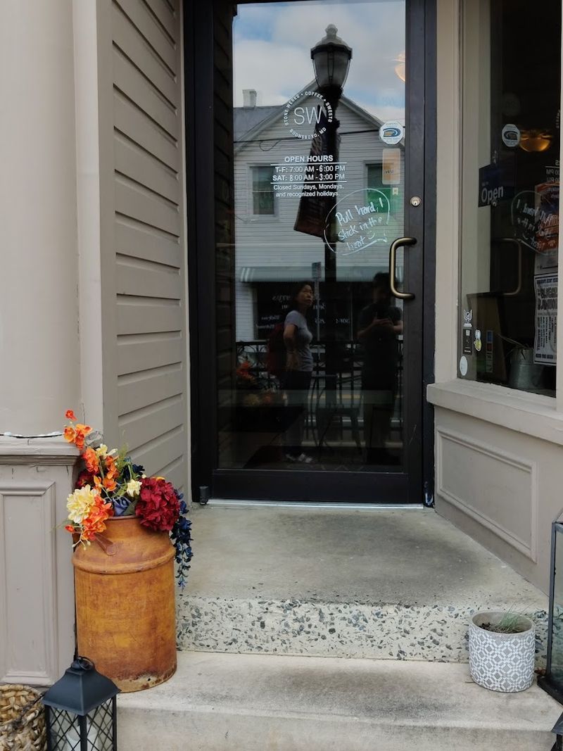 Turn the Page Bookstore – A Literary Gem Worth Seeking Out Turn the Page Bookstore – A Literary Gem Worth Seeking Out