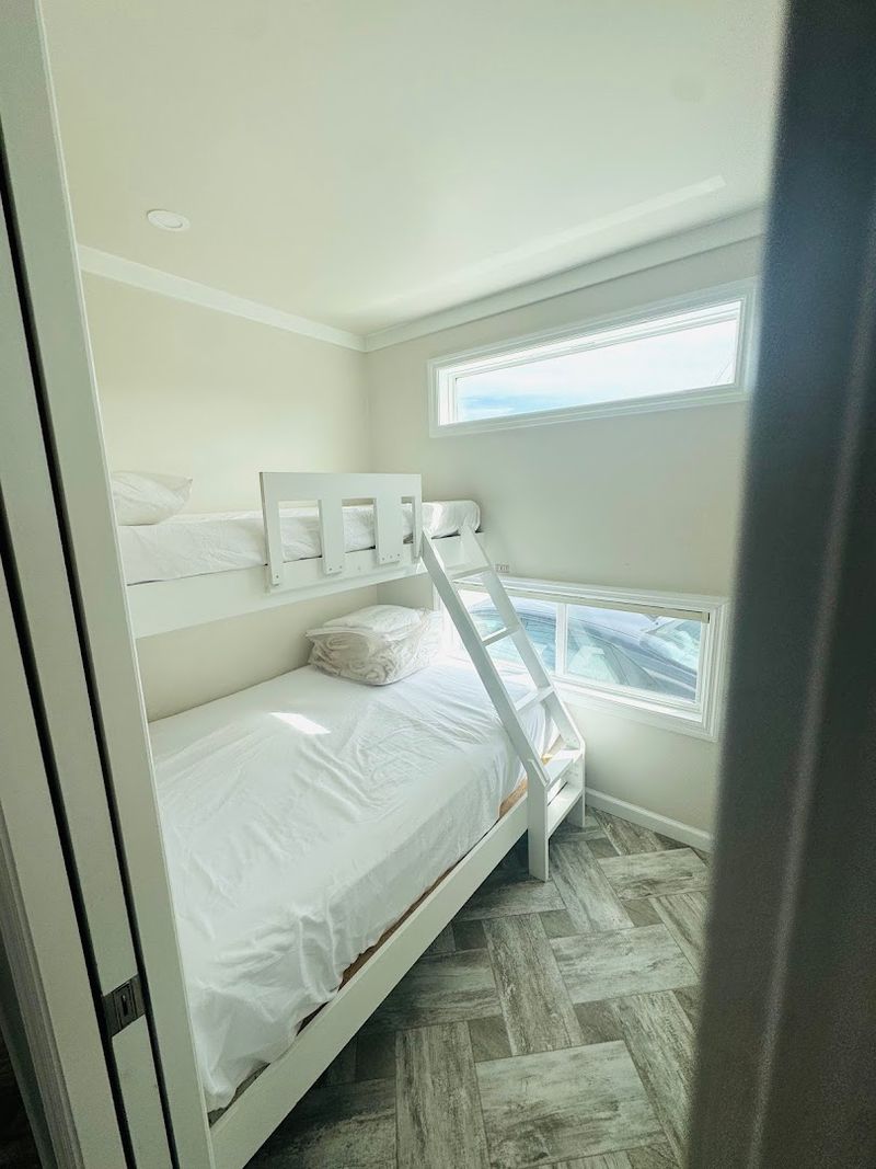 Two Bedrooms That Work for Families Two Bedrooms That Work for Families