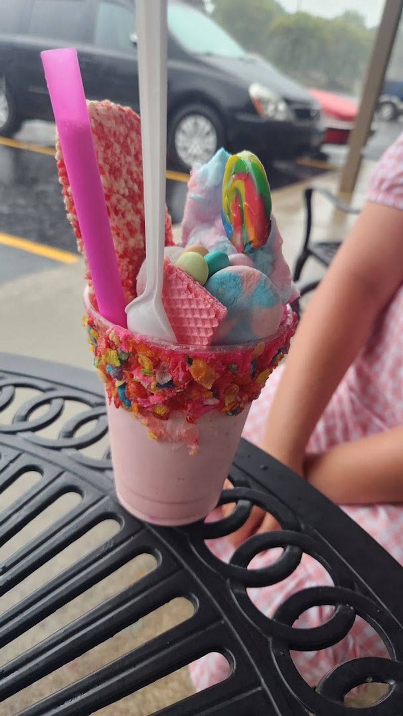 Unicorn and Barbie Big Shakes Full of Color and Magic