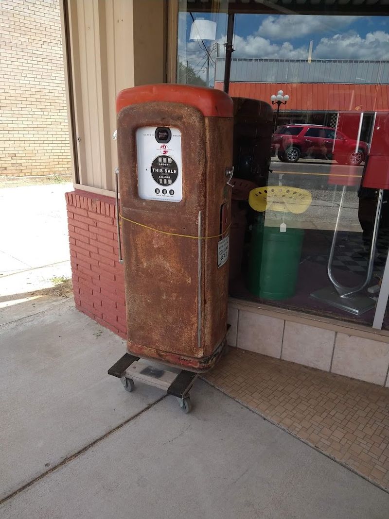Unique Finds: Furniture and Home Decor Treasures