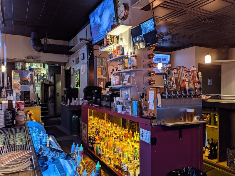 Video Poker and a Full Bar to Keep You Entertained Video Poker and a Full Bar to Keep You Entertained
