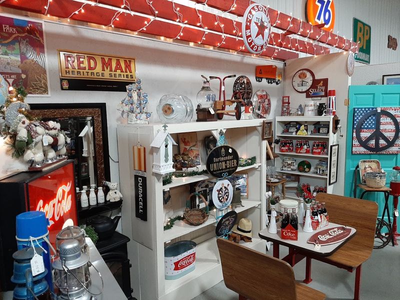 Vintage Advertising Signs and Brewiana