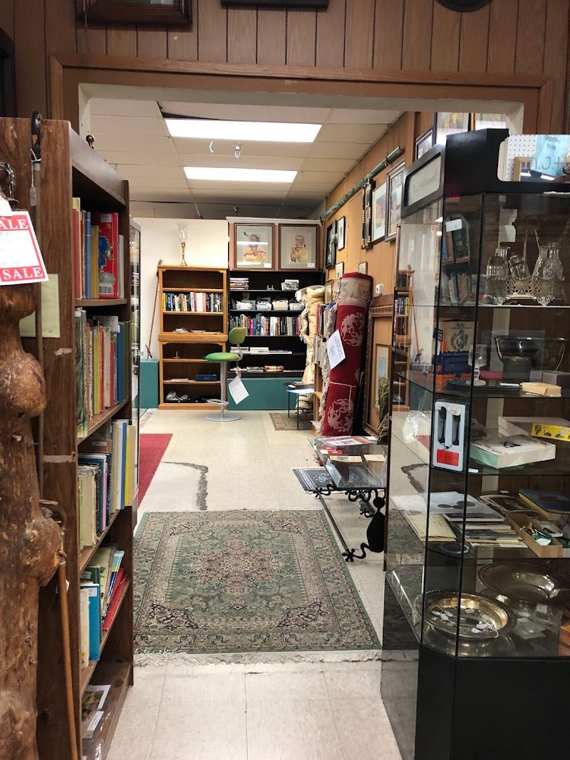 Vintage Books and Vinyl Worth Browsing For Hours Vintage Books and Vinyl Worth Browsing For Hours