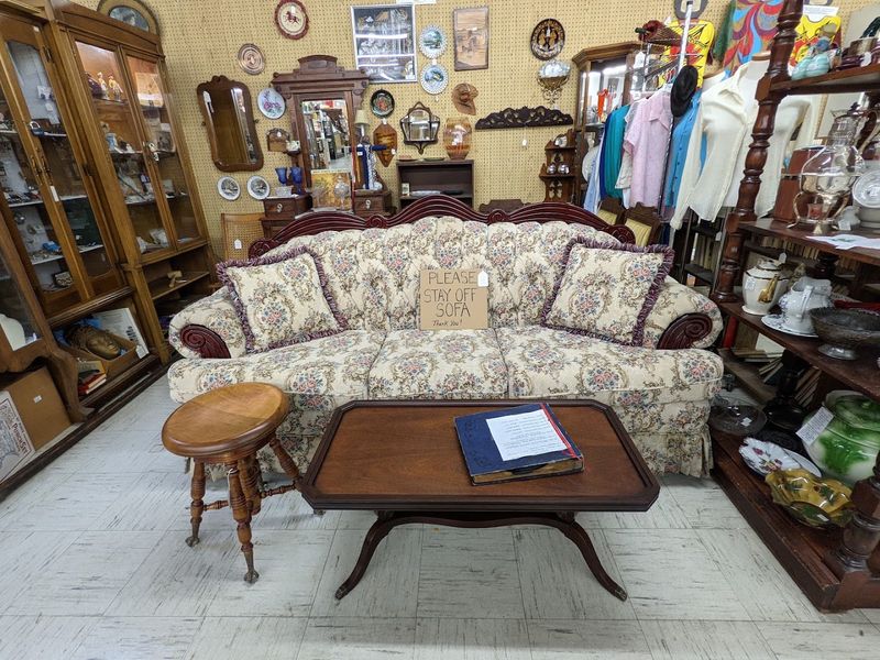 Vintage Clothing and Accessories That Turn Heads Vintage Clothing and Accessories That Turn Heads