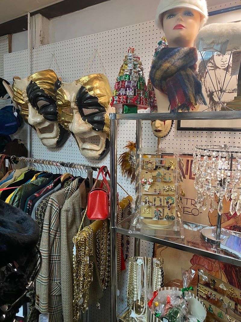 Vintage Clothing and Textiles for Every Style
