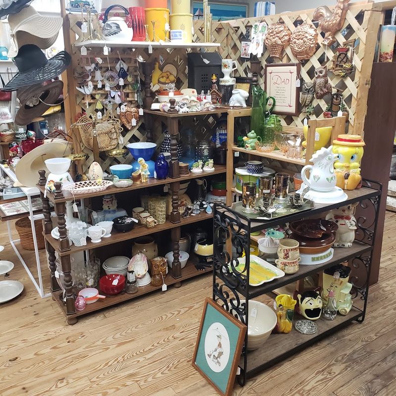 Vintage Collectibles and Trinkets Around Every Corner