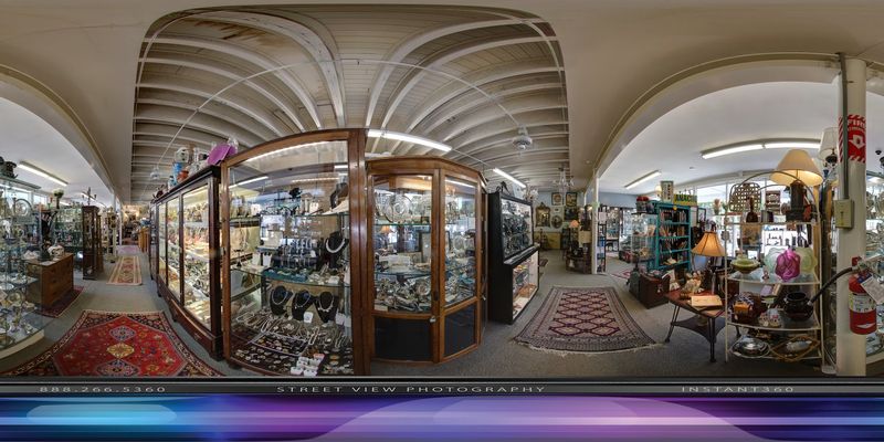 Vintage Jewelry Finds That Sparkle With History Vintage Jewelry Finds That Sparkle With History
