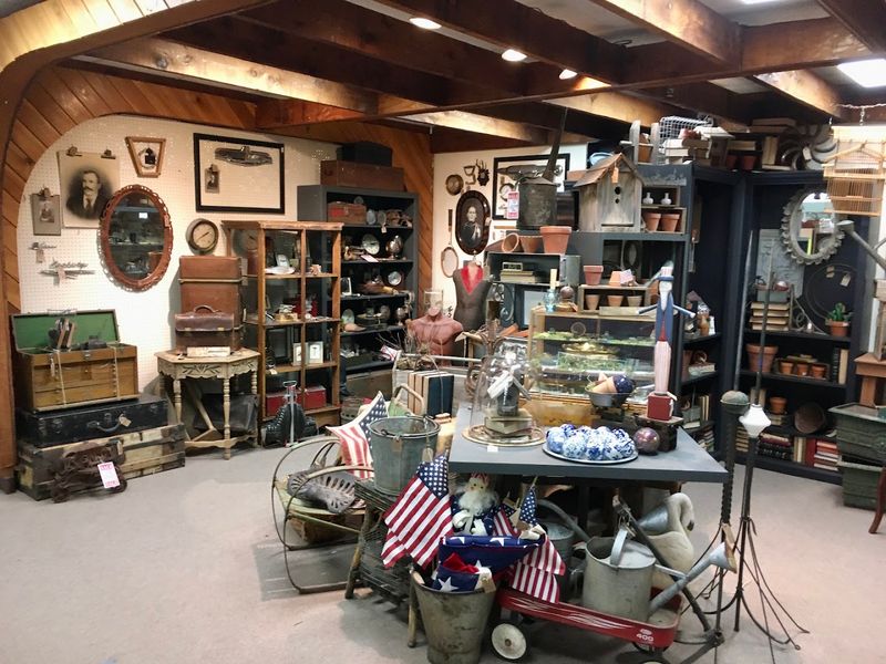 Vintage Signs and Primitives That Bring the Past Alive Vintage Signs and Primitives That Bring the Past Alive