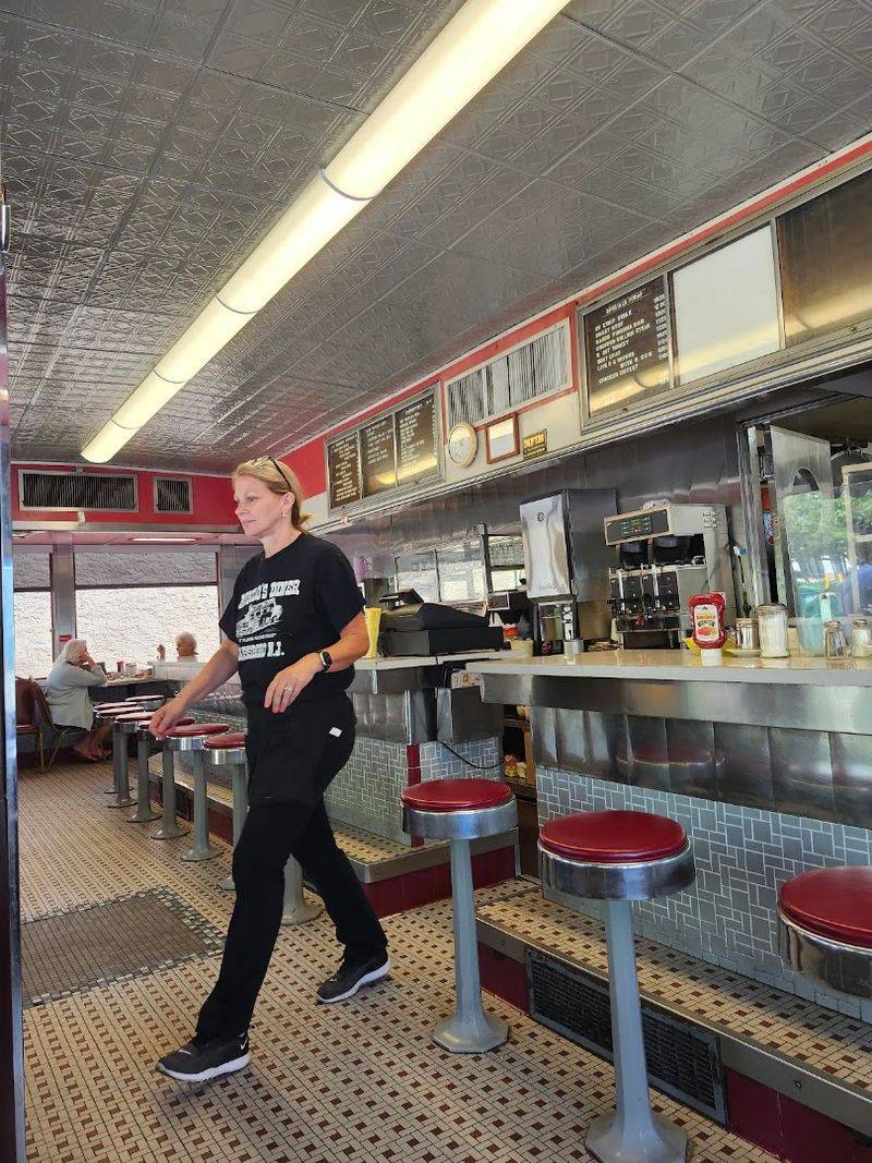 Waitstaff That Makes You Feel Like Family