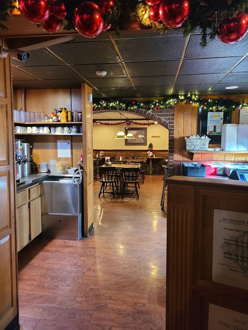 Warm, Friendly Service That Feels Like Family Warm, Friendly Service That Feels Like Family