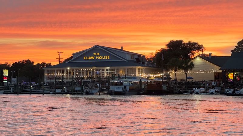 Waterfront Views That Make Every Meal Feel Special Waterfront Views That Make Every Meal Feel Special