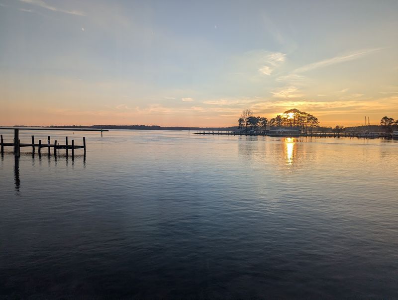 Waterfront Views That Set the Mood Waterfront Views That Set the Mood