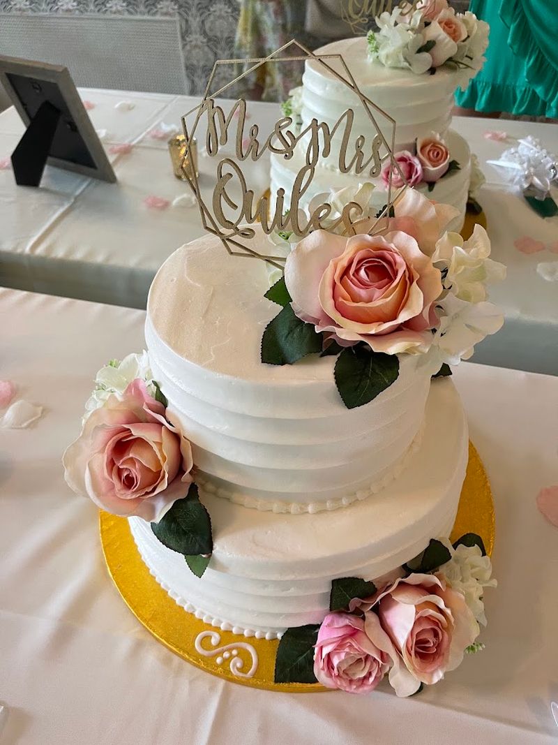 Wedding Cakes That Guests Cannot Stop Complimenting