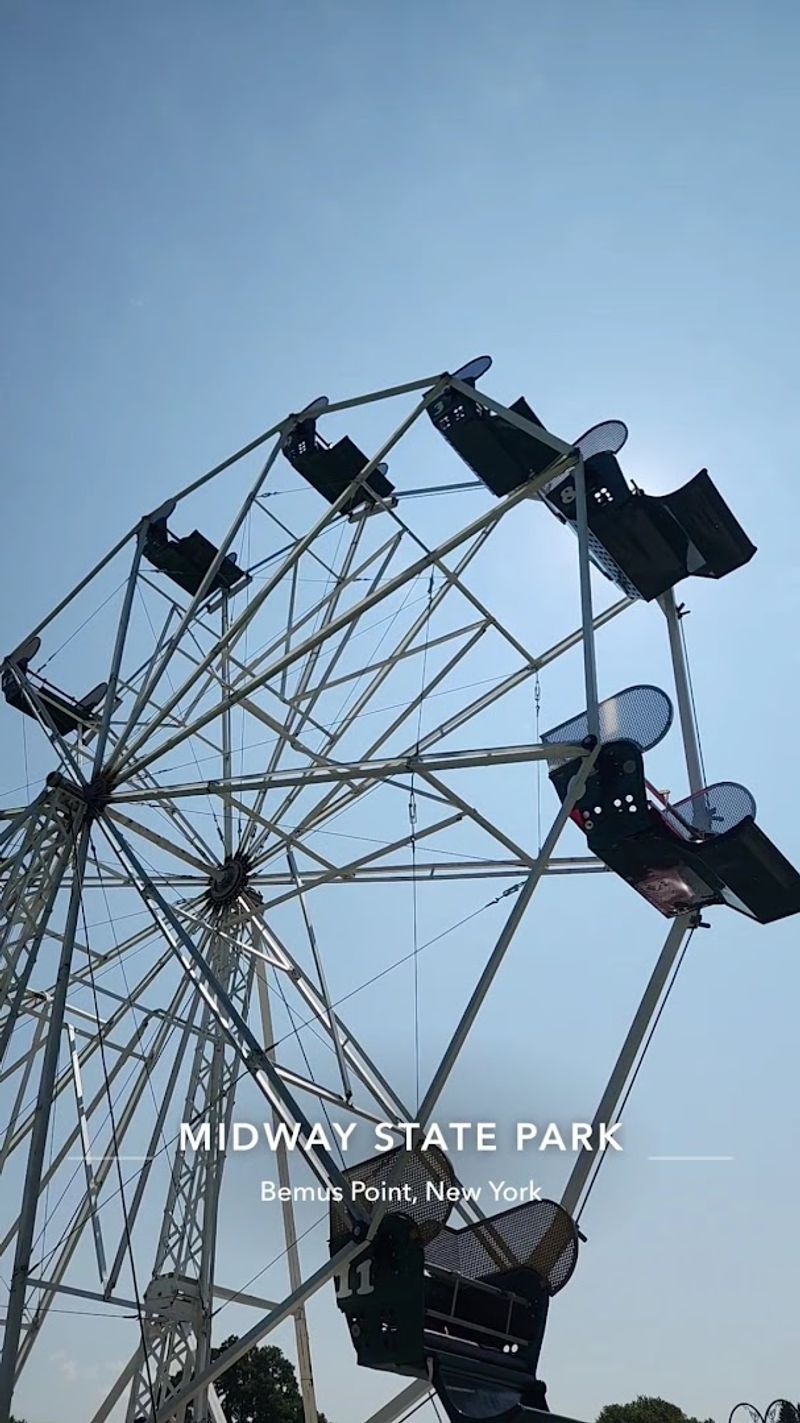 Weekend Entertainment — Petting Zoos, Magic Shows, and Balloon Artists Weekend Entertainment — Petting Zoos, Magic Shows, and Balloon Artists