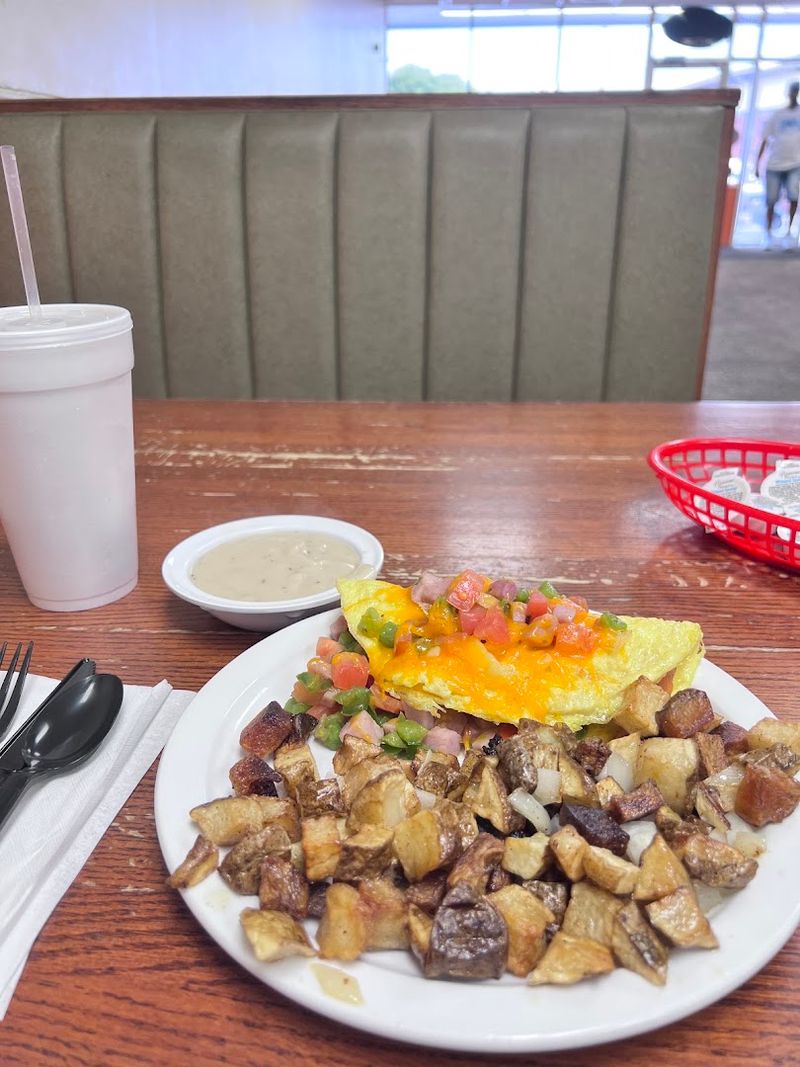 Western Omelet Loaded With Cheese, Ham, and Veggies Western Omelet Loaded With Cheese, Ham, and Veggies
