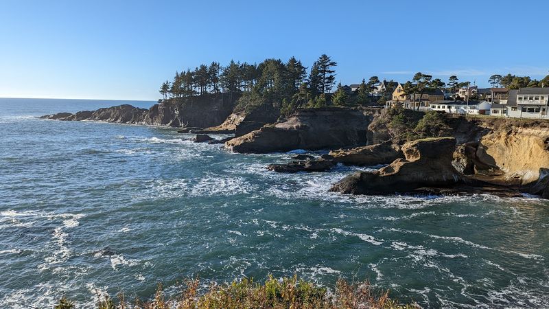 Whale Watching and Dining Combined — A Uniquely Depoe Bay Double Feature Whale Watching and Dining Combined — A Uniquely Depoe Bay Double Feature