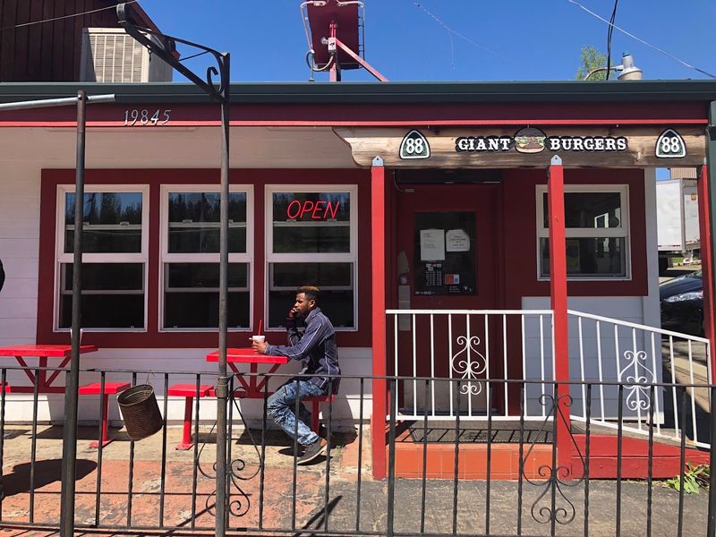 What Makes This Spot a Genuine California Classic What Makes This Spot a Genuine California Classic