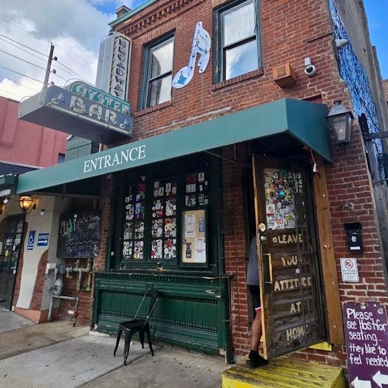 Why Broadway Oyster Bar Is a St. Louis Must-Visit