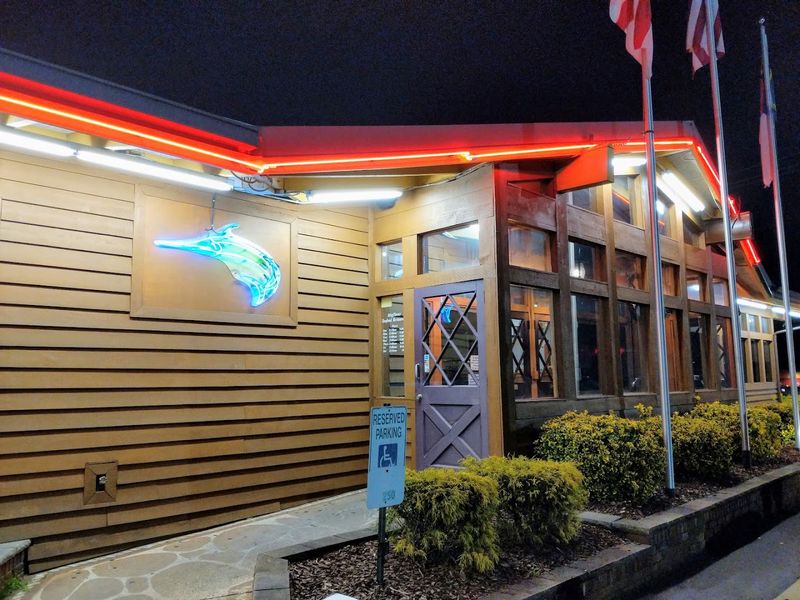 Why This Unassuming Spot Still Draws a Crowd Why This Unassuming Spot Still Draws a Crowd