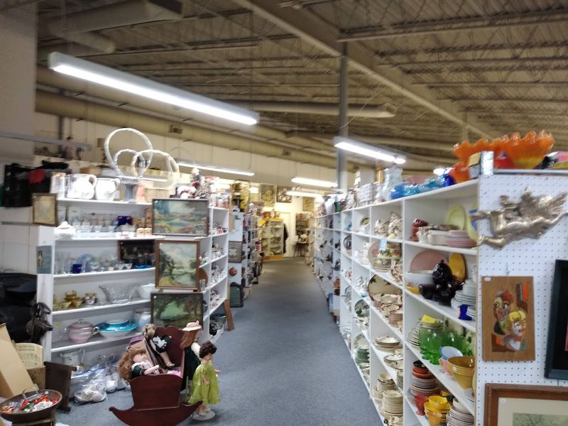 Wide, Clean Aisles That Make Shopping Comfortable for Everyone Wide, Clean Aisles That Make Shopping Comfortable for Everyone