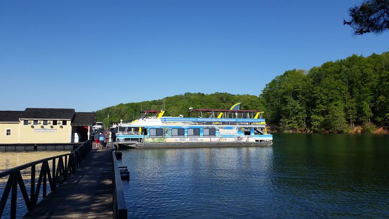 Yacht and Lake Cruise Experience: Sailing Into Pure Relaxation