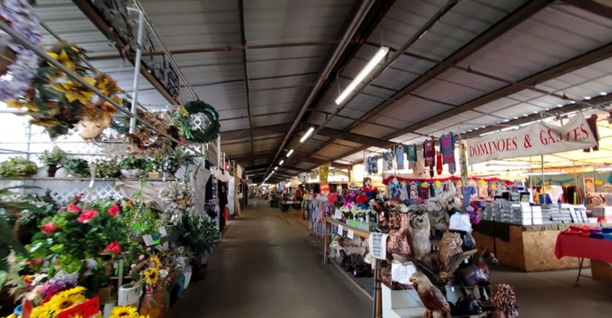 You Could Spend All Day Exploring This Enormous Arizona Flea Market