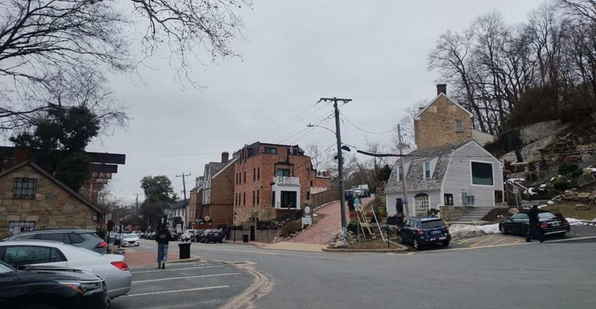 You may Think You’ve Walked Into A Postcard When You Visit This delightful Virginia Town