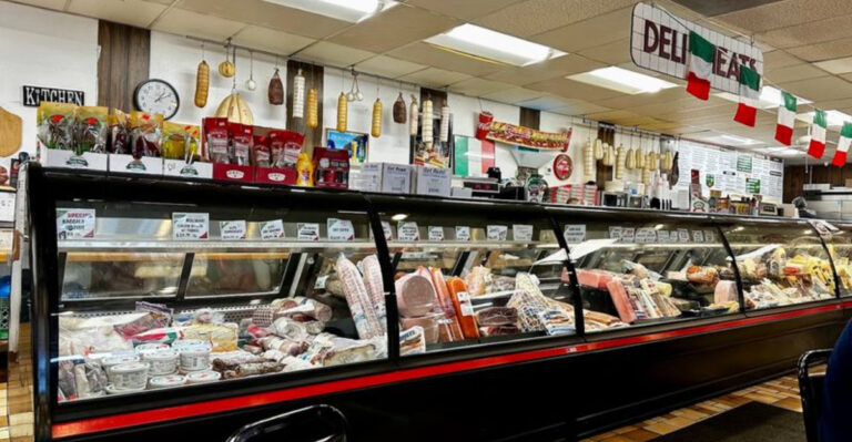 This Humble Phoenix Italian Deli Is Famous For A Pie Locals Can’t Stop Ordering
